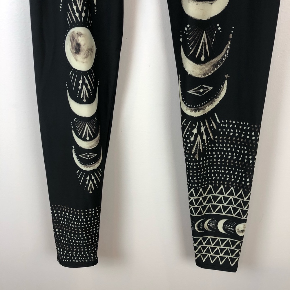 ONZIE High Rise Graphic Legging Las Lunas - Picture 7 of 11